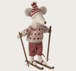 Raton invierno Mamá con esquies