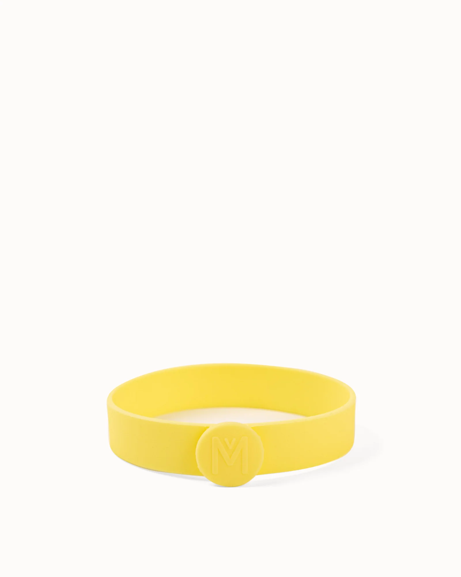 MontiiCo_Cutlery-Band-Sunbeam-Beige.2.png Banda silicona sujeta cubiertos amarilla - Imagen 1